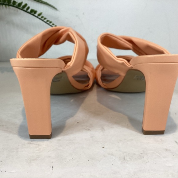 DV Dolce Vita Women's Presley Heeled Sandal Gold